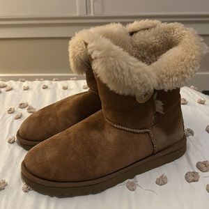 Bailey button Uggs